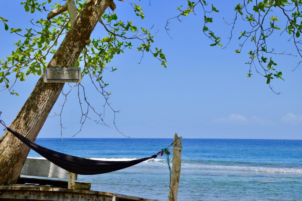 Pristine Paradise Dive Resort - Togean Islands, Una Una Pulau Unauna Eksteriør billede