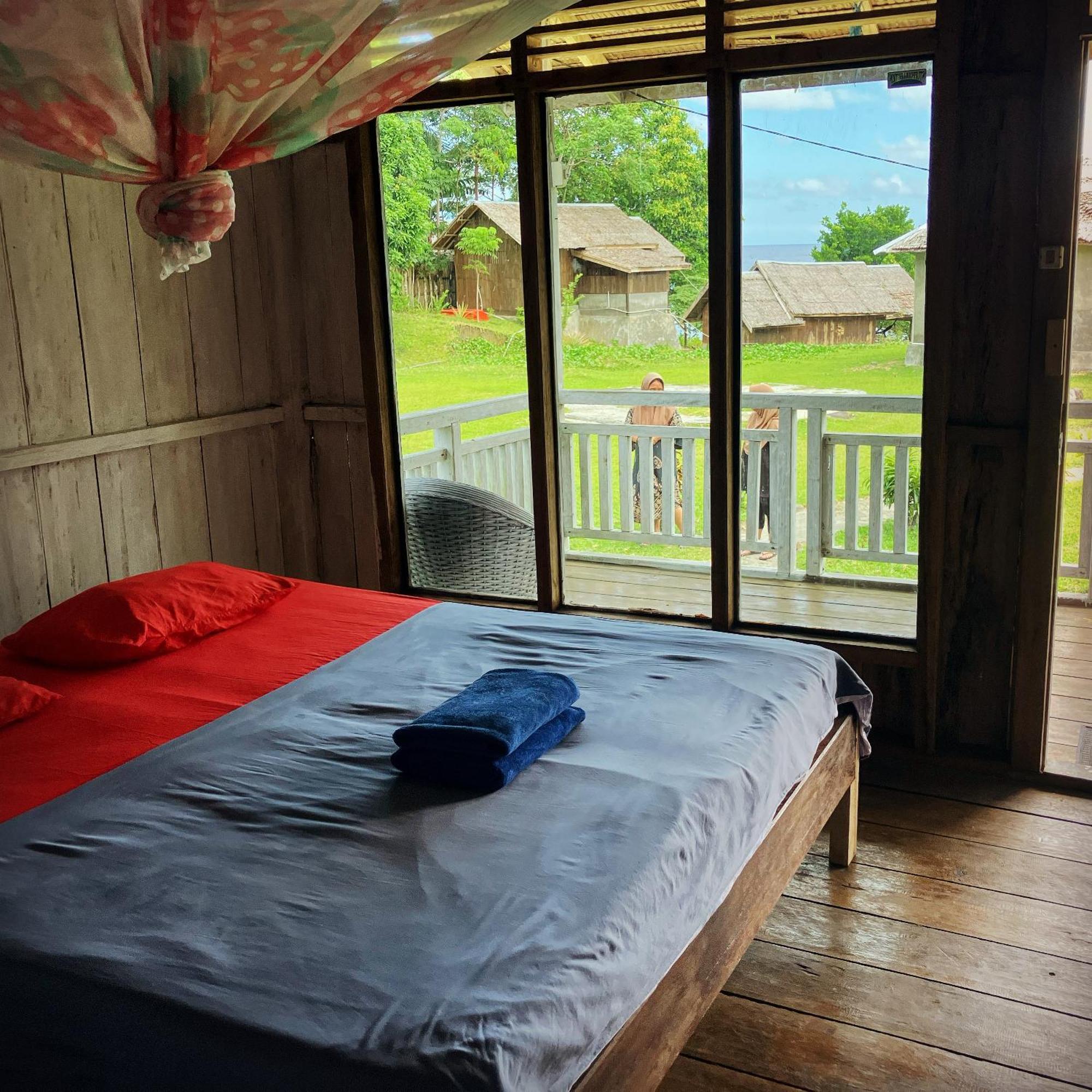 Pristine Paradise Dive Resort - Togean Islands, Una Una Pulau Unauna Eksteriør billede