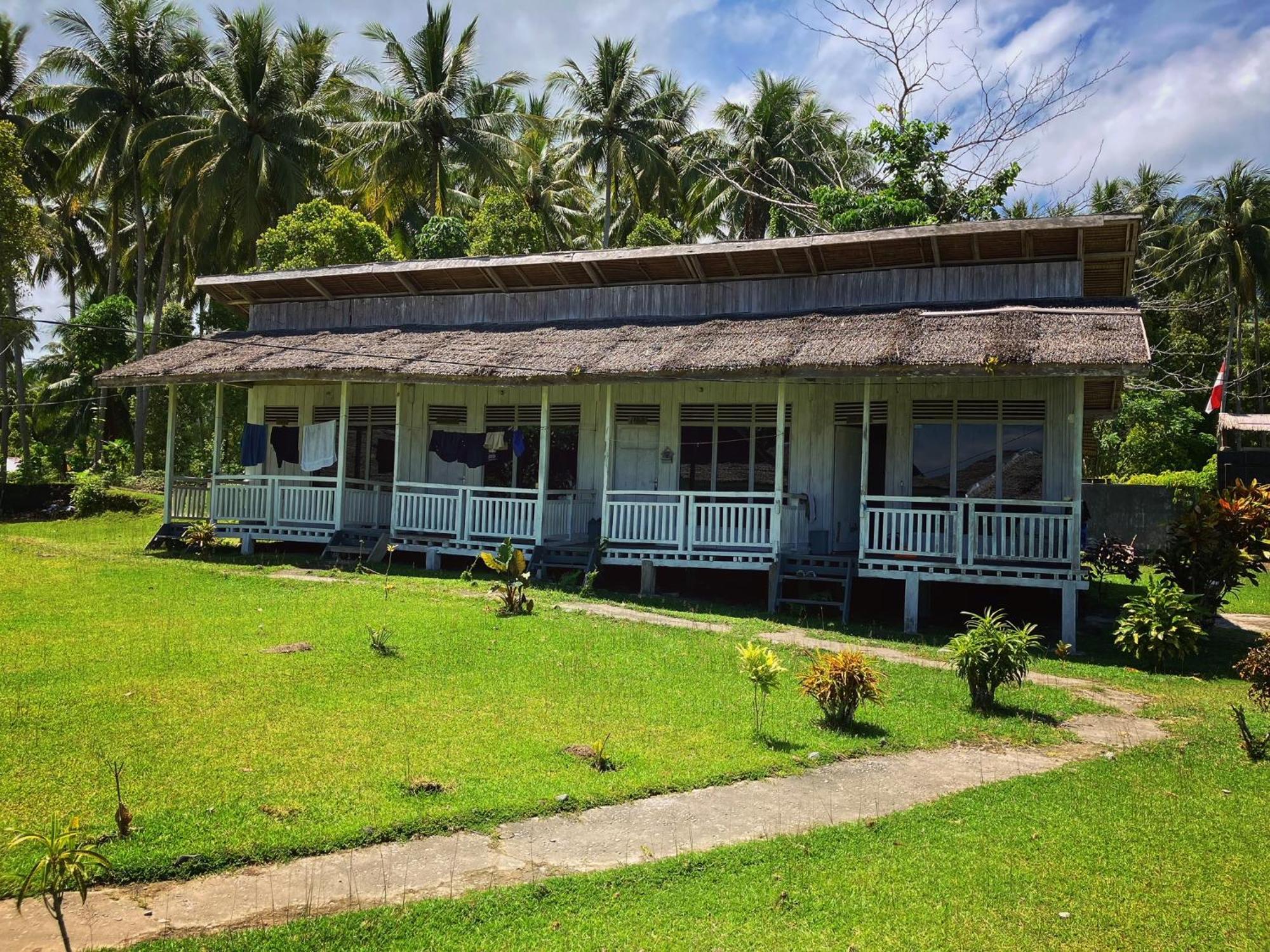 Pristine Paradise Dive Resort - Togean Islands, Una Una Pulau Unauna Eksteriør billede